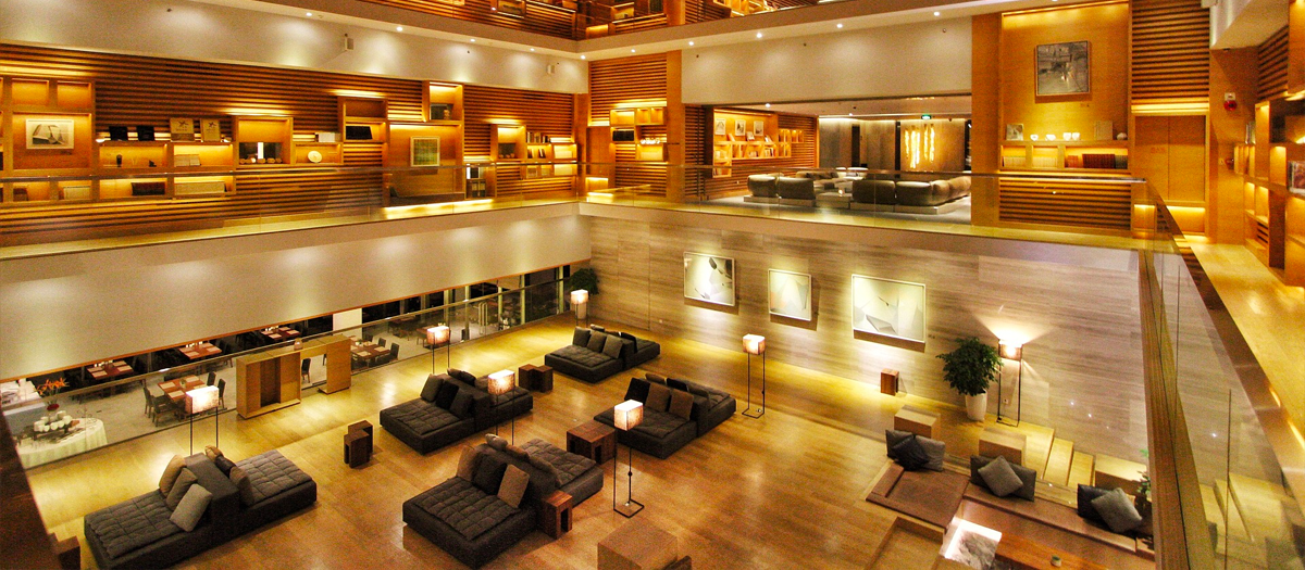 header space commercial hotel